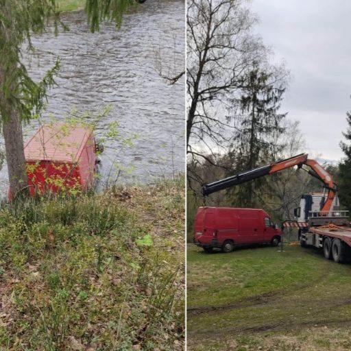 No grāvja izvilkts mikroautobuss. Izmantojam manipulatoru, lai veiktu auto izvilkšanu no grāvja un risinātu sarežģītas situācijas